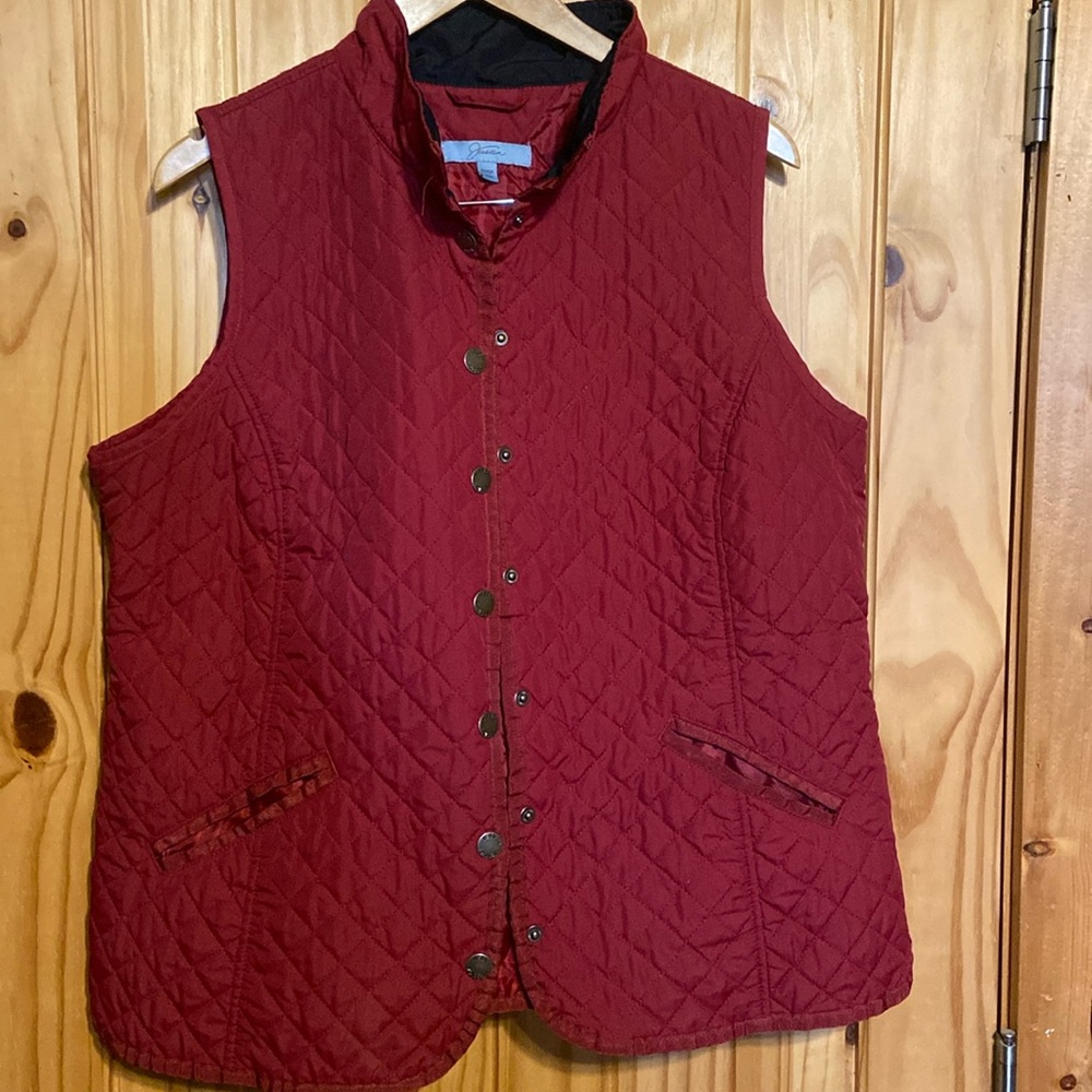 Quilted women’s snap front vest